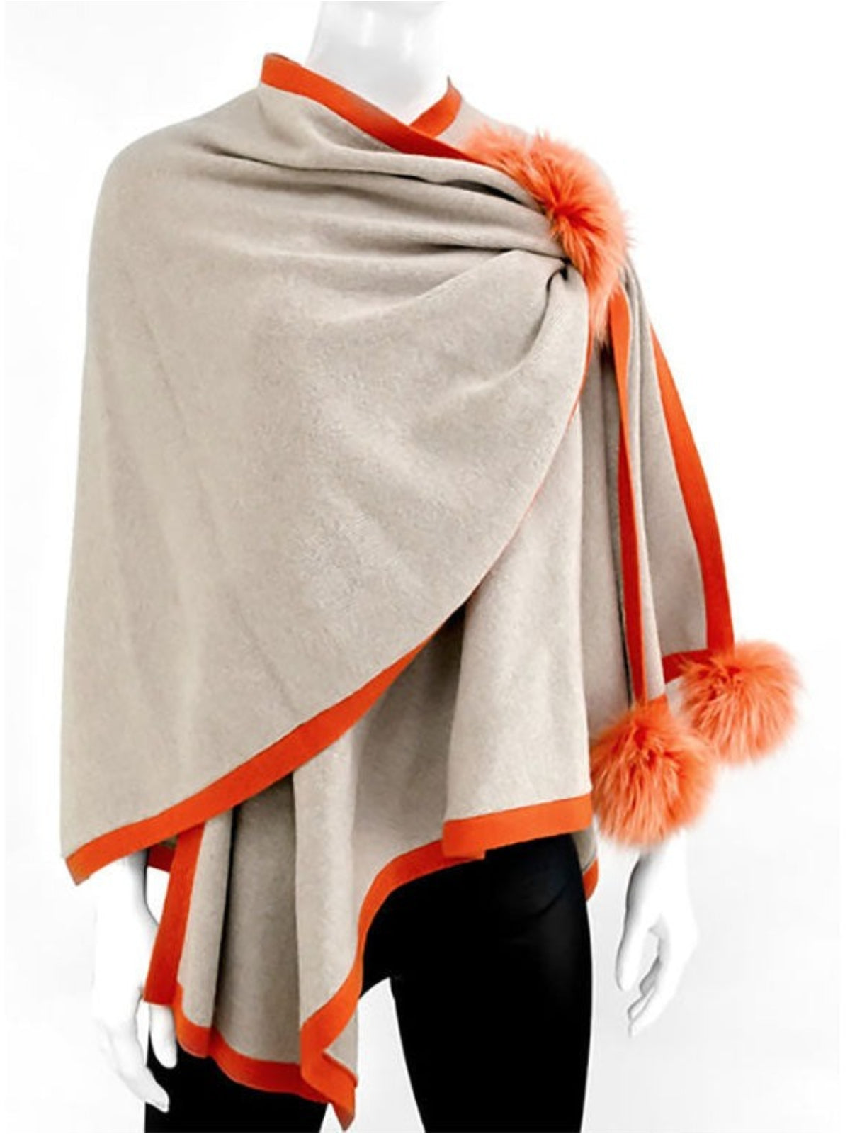 Cape en tricot avec bordure en renard